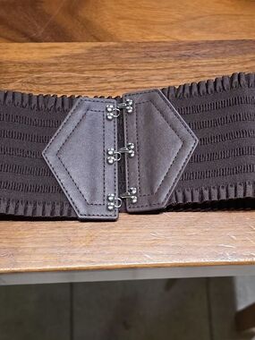 Elastic Wide Waist Belt with Hexagon Hook Closure - Brown